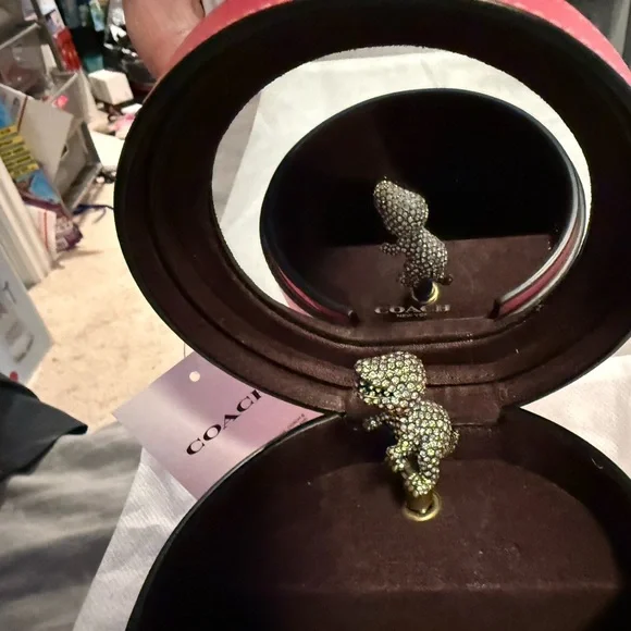 Coach Pink Round Leather Musical Box - Picture 6 of 7